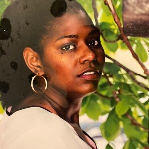 Meet your Posher, Monique